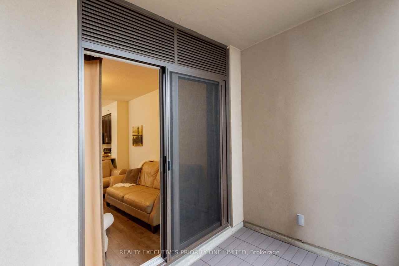 9255 Jane Street #614 - Photo 4 of 25