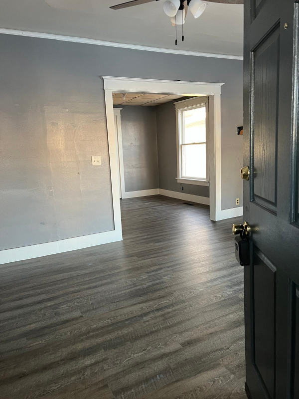 1330 S Oak Ave - Photo 3 of 14