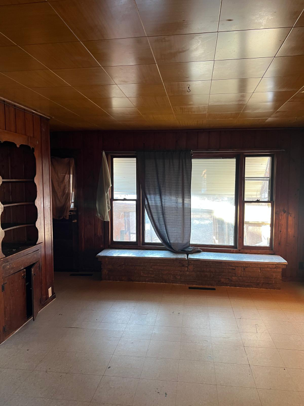 1330 S Oak Ave - Photo 7 of 14