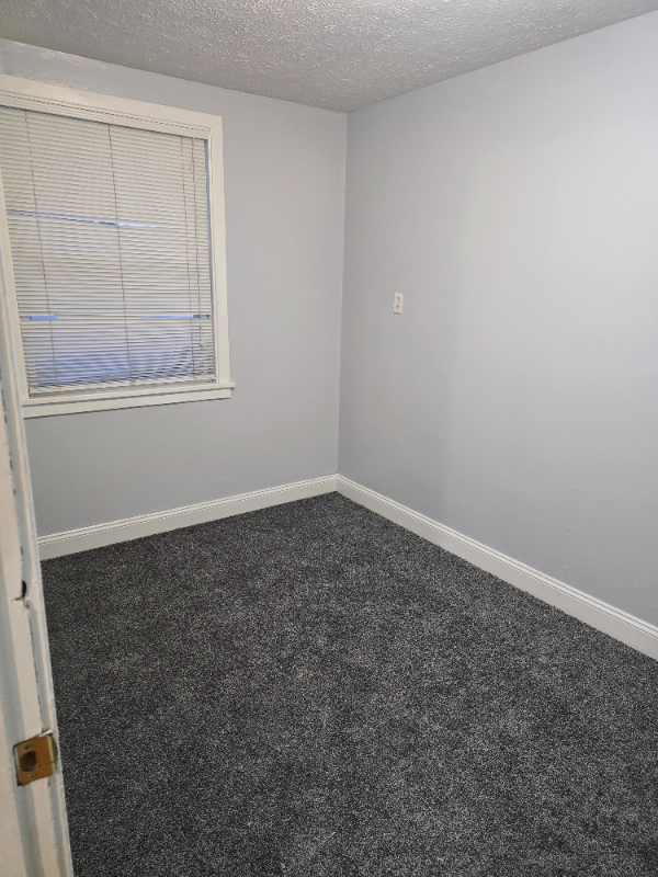 1921 Shelby St - Photo 4 of 13