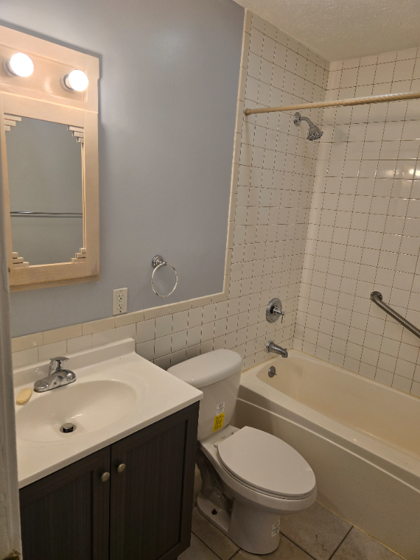 1921 Shelby St - Photo 6 of 13