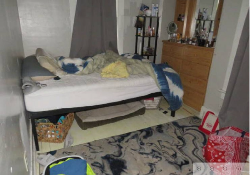 832 N Larch St #3 - Photo 5 of 8