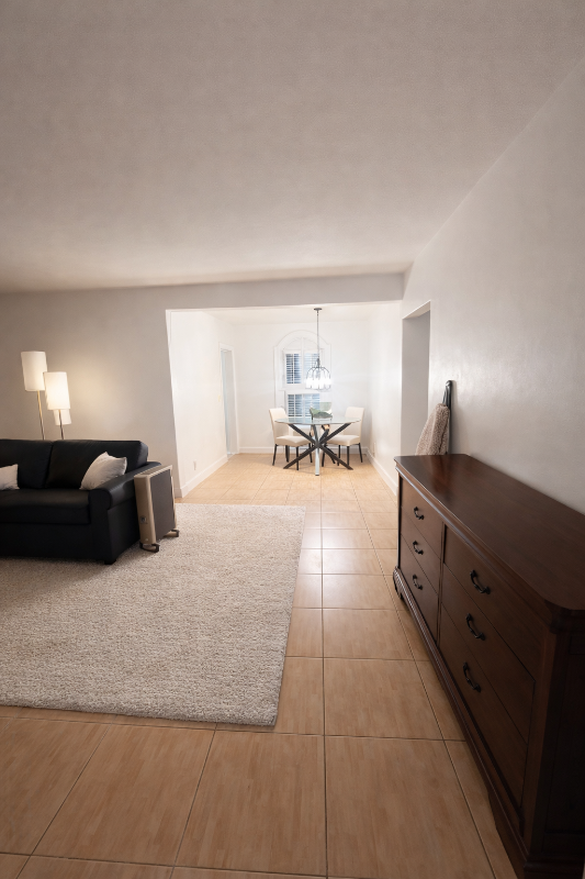 629 Selkirk St - Photo 3 of 11