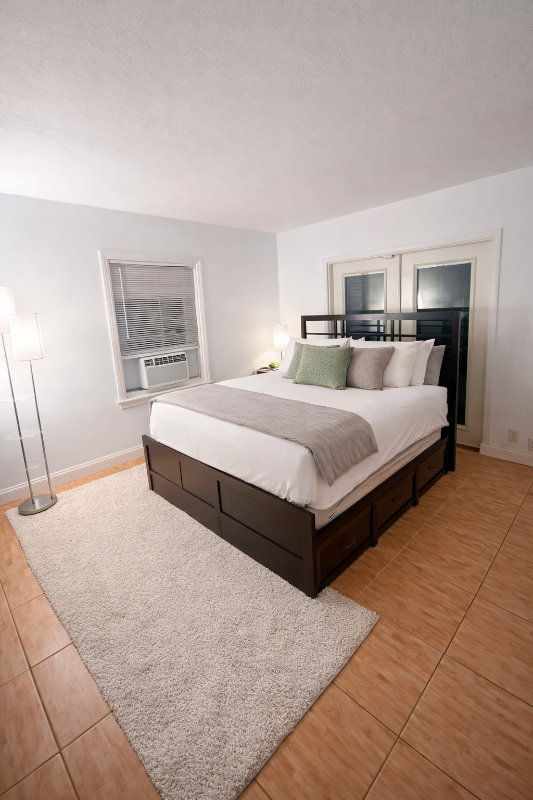 629 Selkirk St - Photo 7 of 11