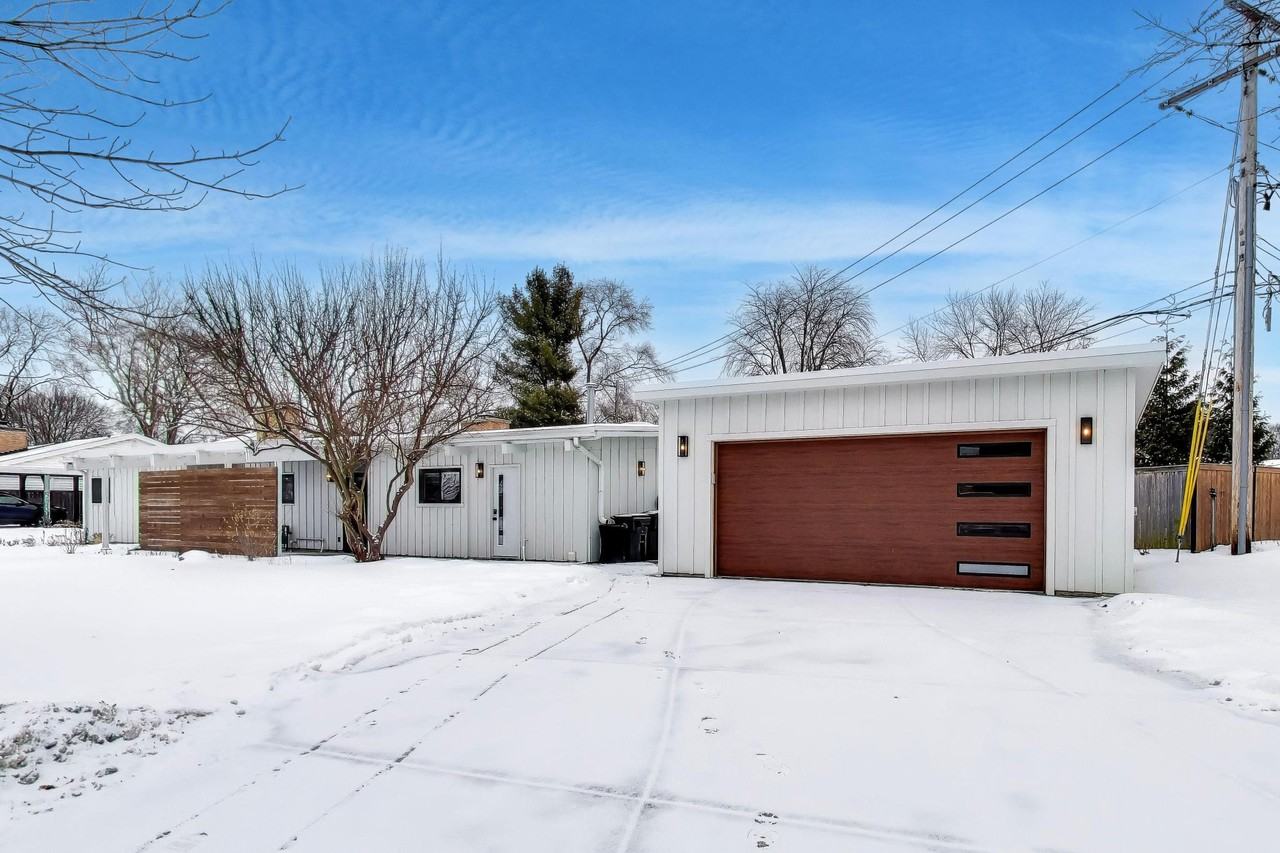 2649 Crawford Ave - Photo 2 of 28