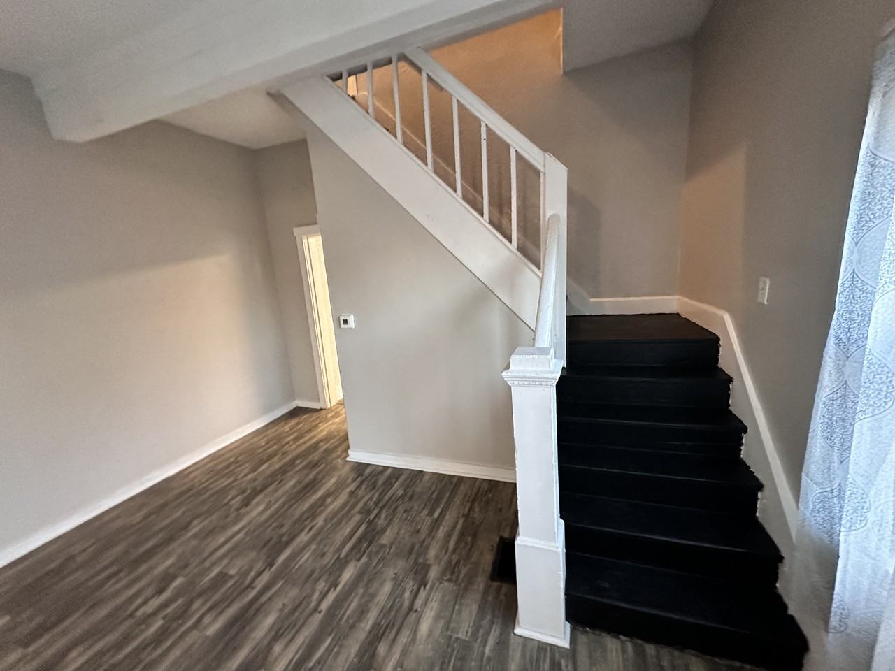 110 N Grant Ave #110 - Photo 4 of 25