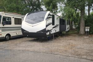 featured image of 1935 S 5th Ave #10