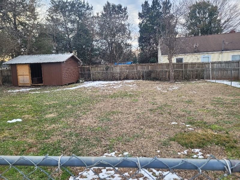 1407 Whitsett St - Photo 2 of 20