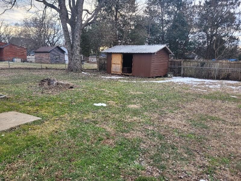 1407 Whitsett St - Photo 3 of 20