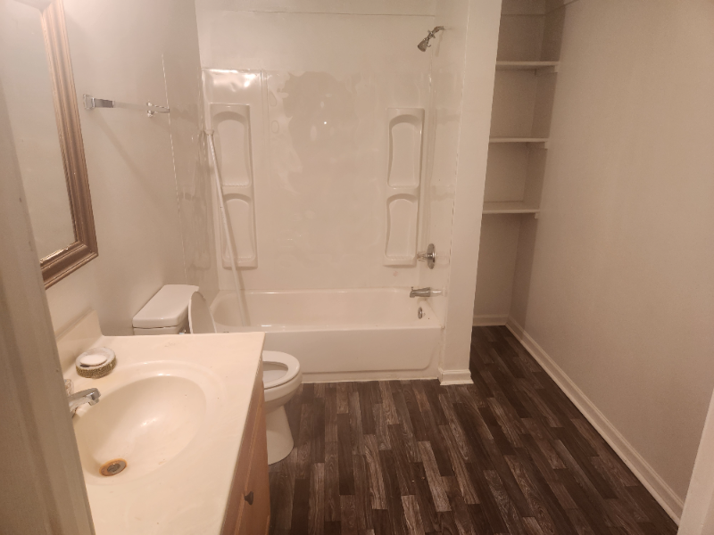 635 N Allen Rd - Photo 2 of 10