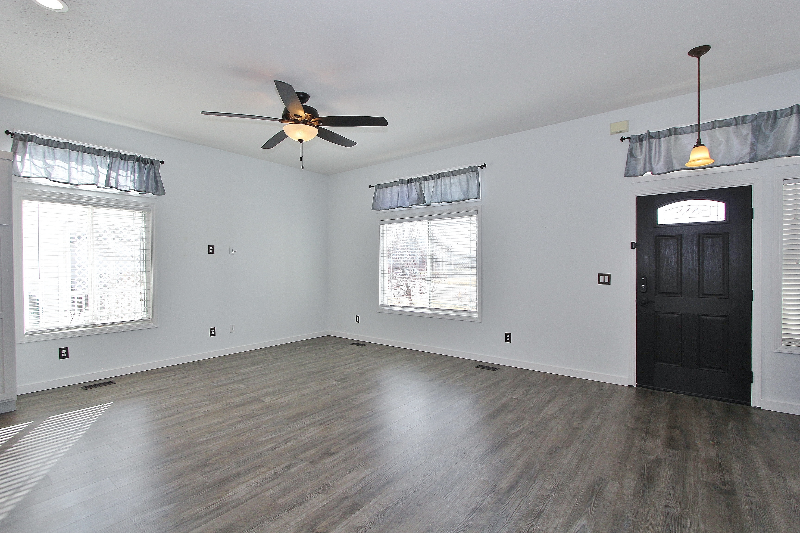 1904 N Duck Hawk Ave - Photo 2 of 26