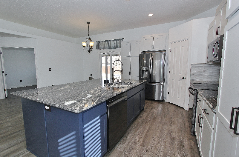 1904 N Duck Hawk Ave - Photo 5 of 26