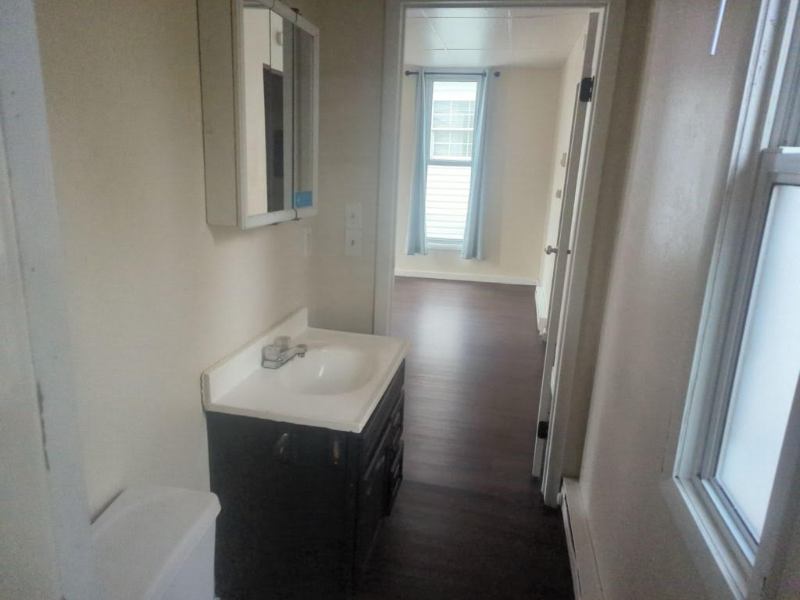 912 Willow Ave - Photo 5 of 10