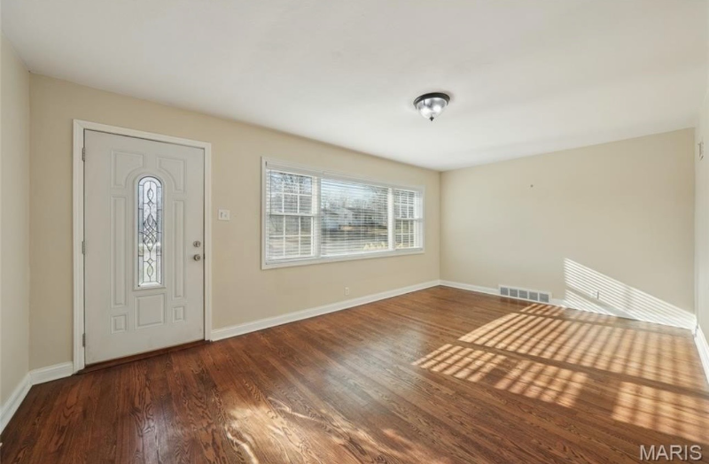 7625 General Sheridan Ln - Photo 3 of 20