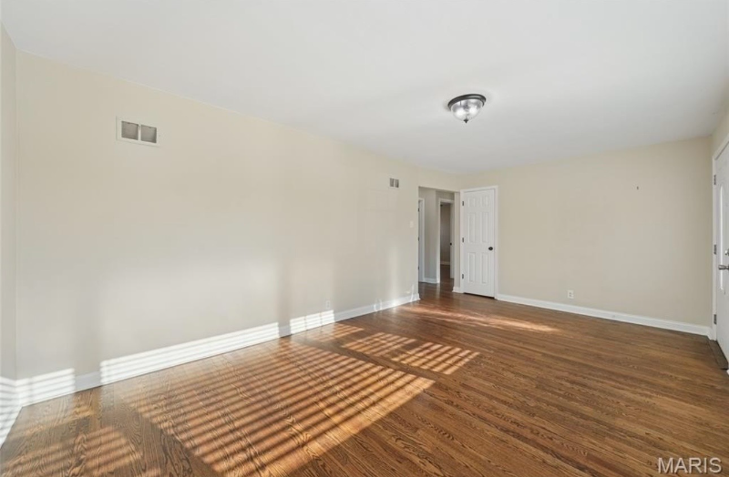 7625 General Sheridan Ln - Photo 4 of 20