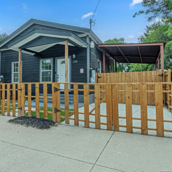 210 N San Jacinto St #1