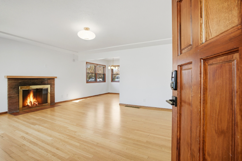 5845 Ne 30th Ave - Photo 3 of 20