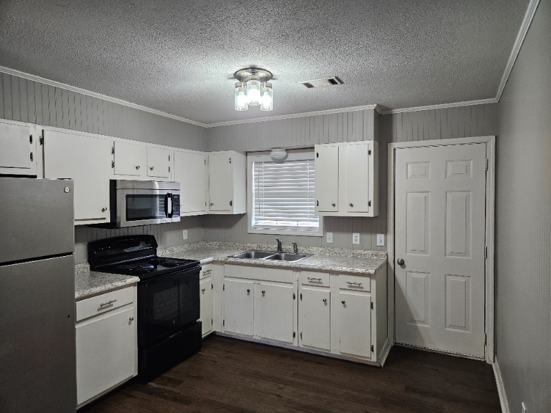 16 Linder Rd #2 - Photo 2 of 8