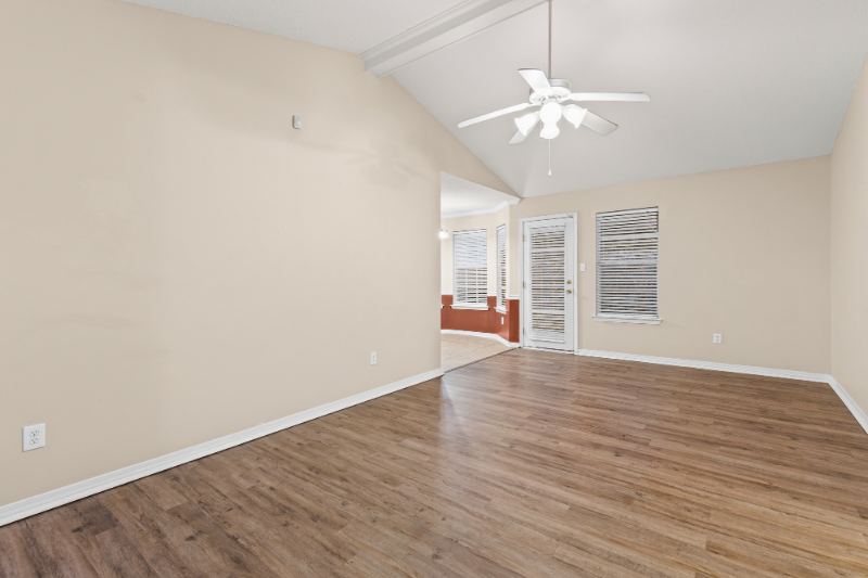 2647 Weems Dr - Photo 3 of 17