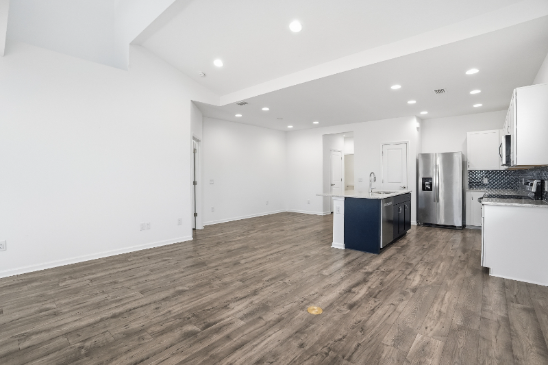 8632 Tropics Ave - Photo 5 of 24