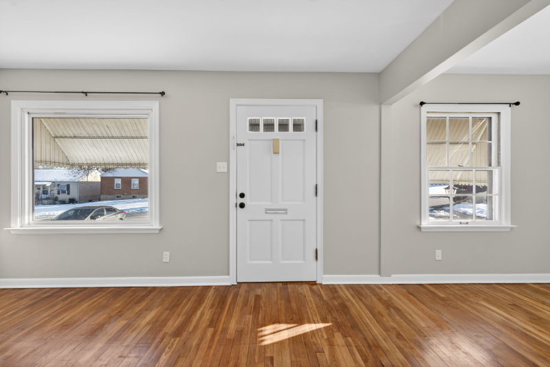 10765 Saint Xavier Ln - Photo 4 of 20