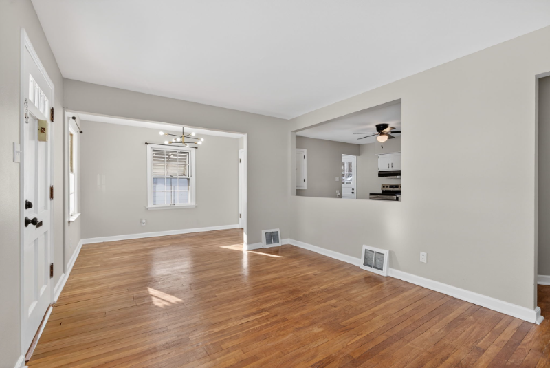 10765 Saint Xavier Ln - Photo 5 of 20