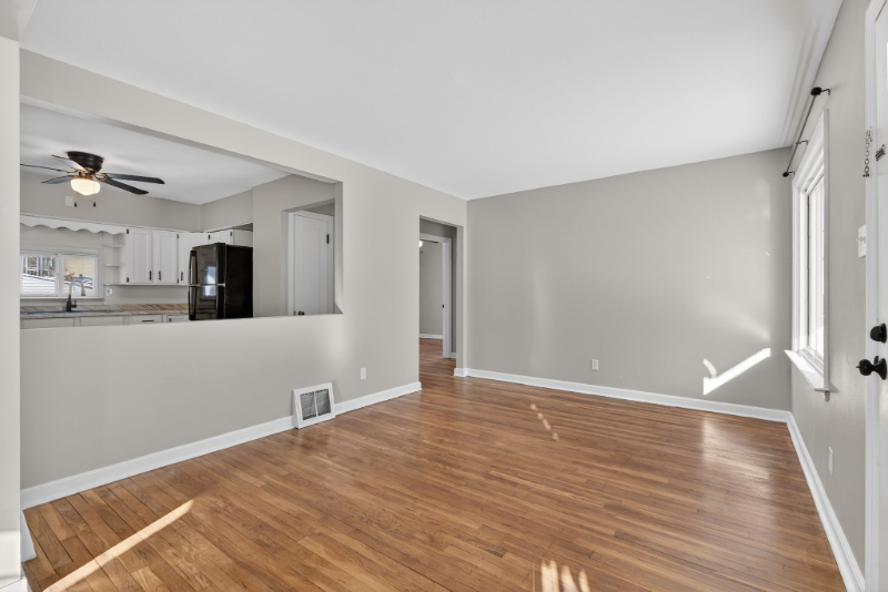 10765 Saint Xavier Ln - Photo 6 of 20