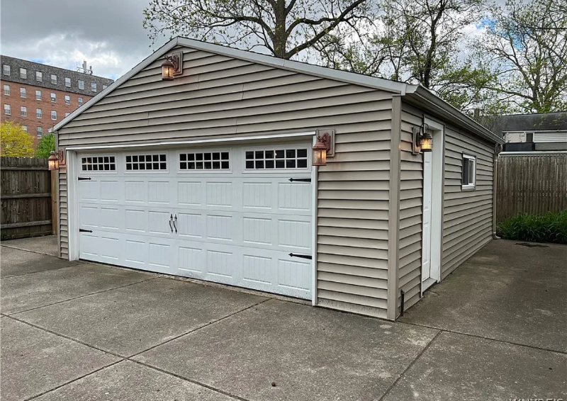 151 Eagle St #1 - Photo 4 of 17