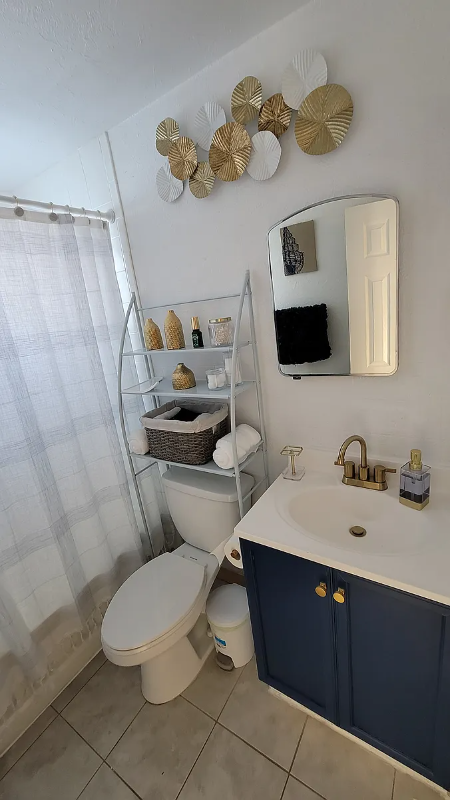 5211 Julian St - Photo 4 of 14