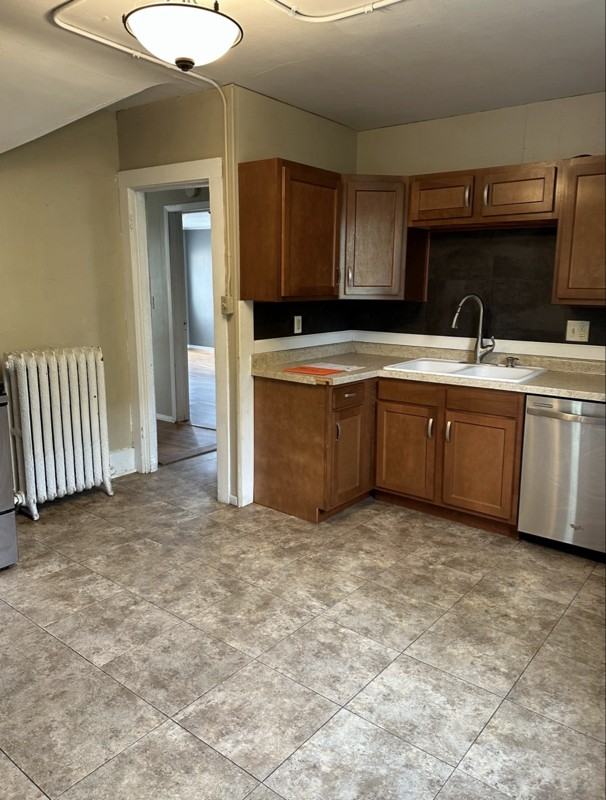 708 Ferry St - Photo 3 of 13