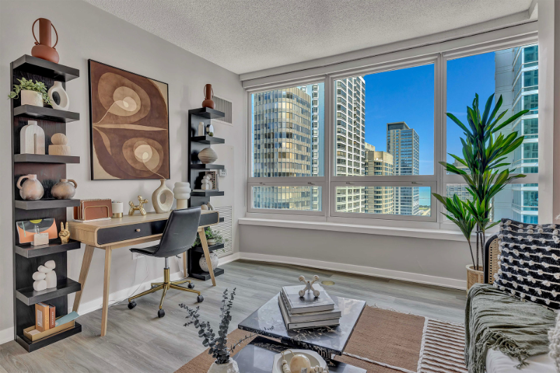 313 E Ohio St - Photo 3 of 20