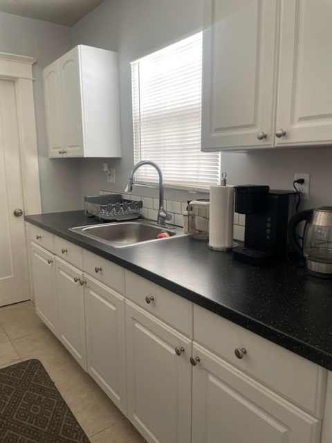 417 E 7th St #417-1-2 - Photo 3 of 11