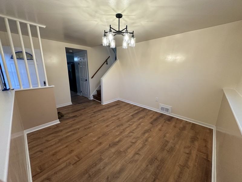 515 Barrymore Dr - Photo 2 of 20