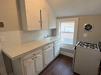 1909 1/2 Ottawa Dr - Photo 2 of 5