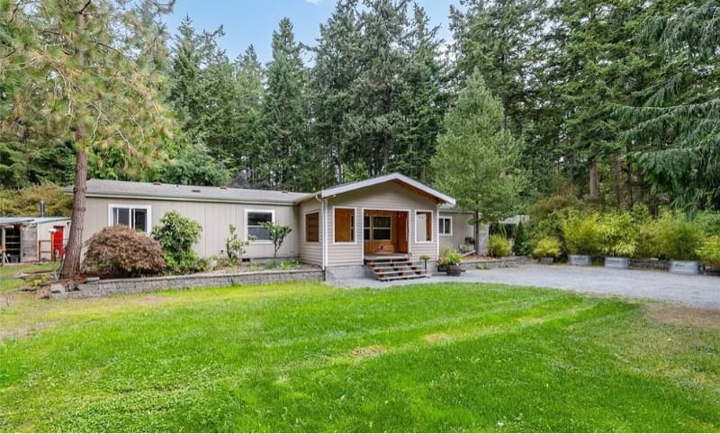 159 E Crescent Harbor Rd - Photo 2 of 17