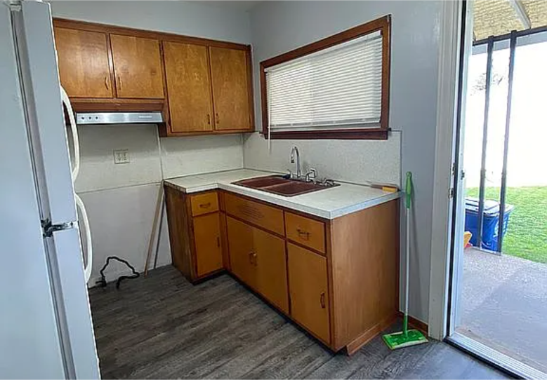 223 Valleywood Dr - Photo 4 of 14