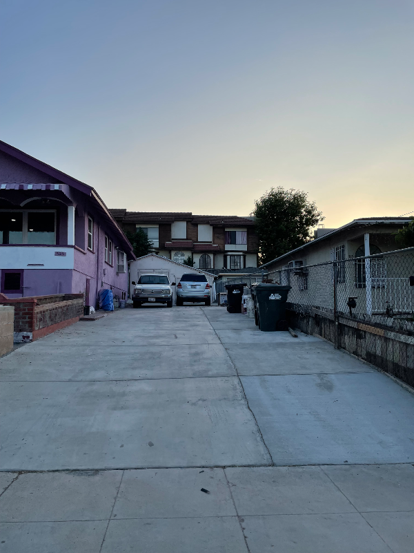 323 Sefton Ave - Photo 6 of 8