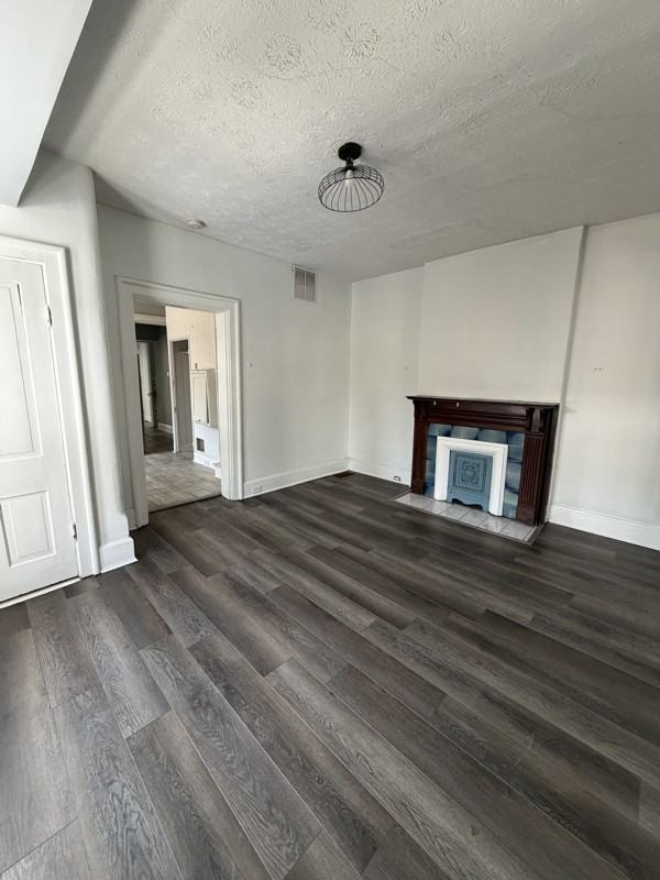 818 Oak St #4 - Photo 3 of 8