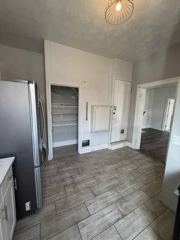 818 Oak St #4 - Photo 6 of 8