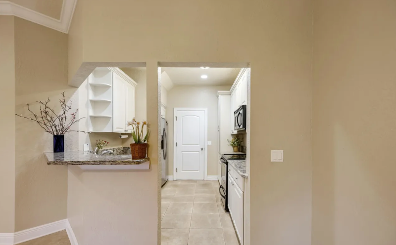 1800 Kole Pl #104 - Photo 4 of 16