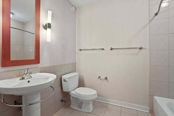 1287 S Michigan Ave - Photo 5 of 11