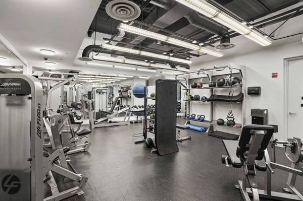 1287 S Michigan Ave - Photo 6 of 11