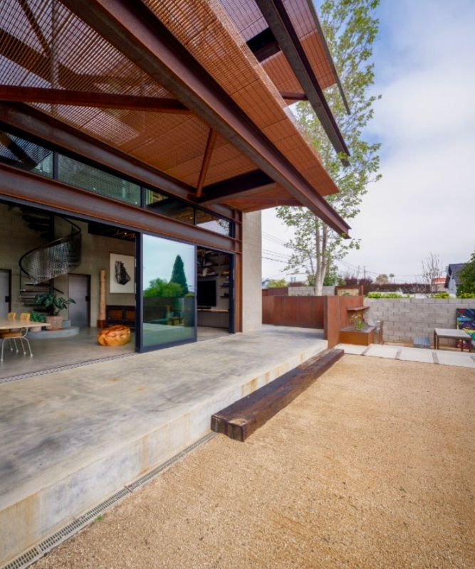 2910 W 57th St - Photo 2 of 20