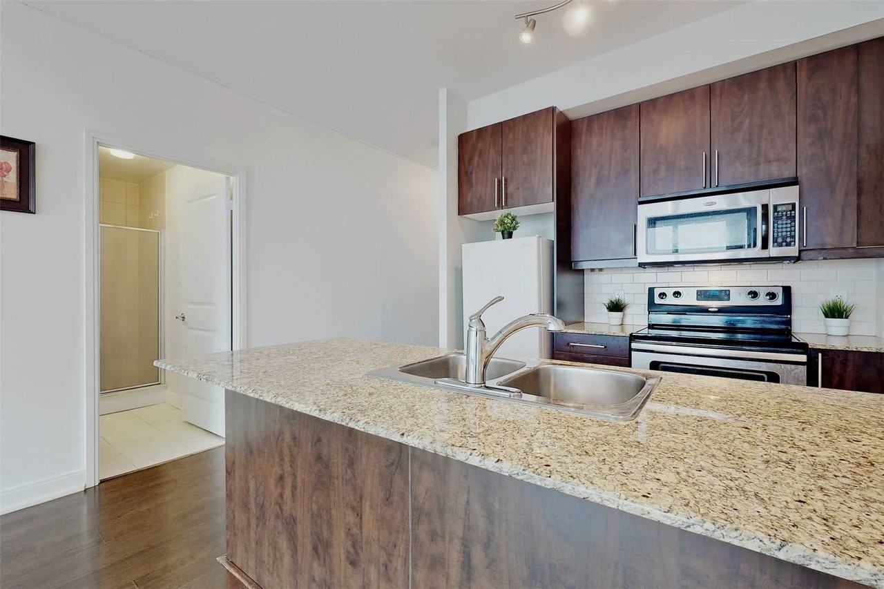 88 Broadway Avenue - Photo 5 of 9