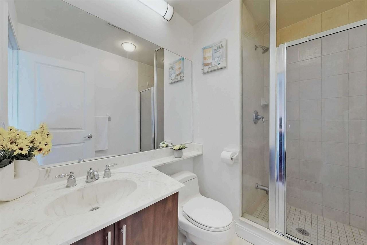 88 Broadway Avenue - Photo 6 of 9