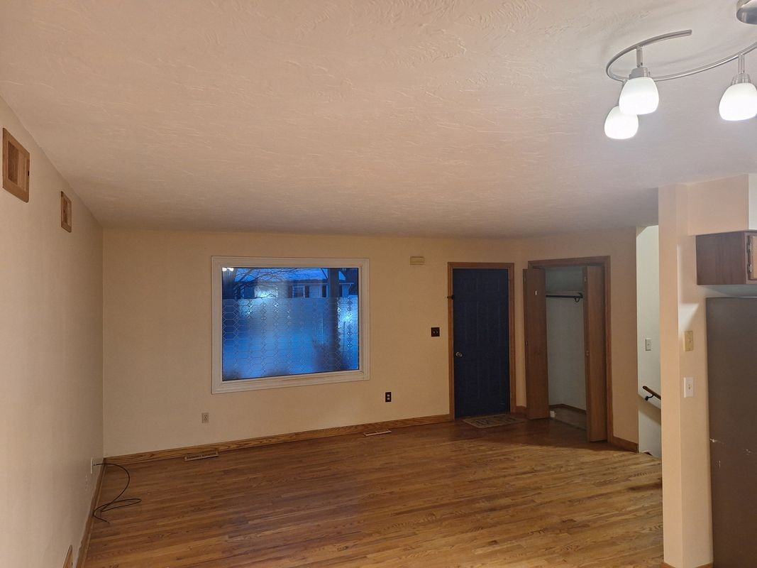 2114 Huntington Rd - Photo 4 of 15