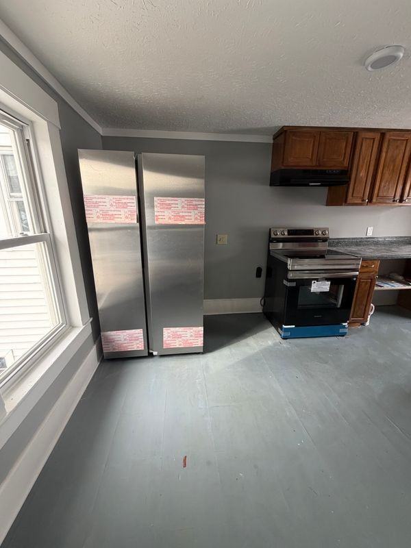 9 Elm St ##2fl - Photo 6 of 12