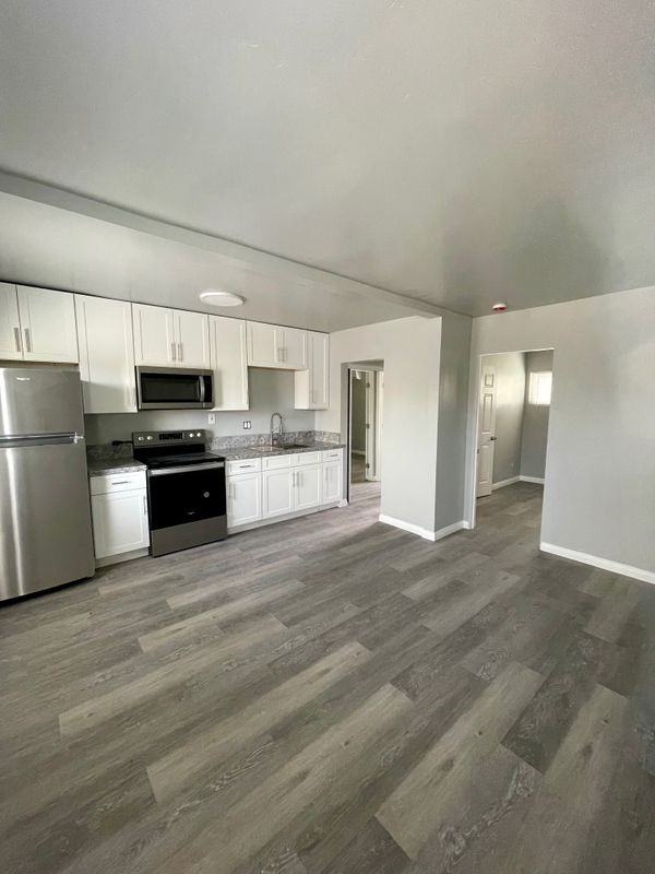 2883 Logan Ave - Photo 2 of 7