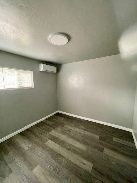 2883 Logan Ave - Photo 5 of 7