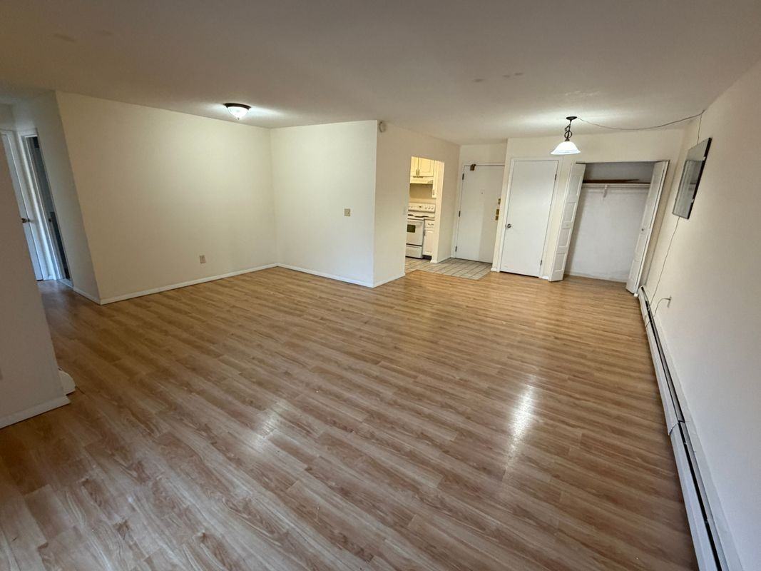 565 Talcottville Rd ##2b7 - Photo 2 of 11